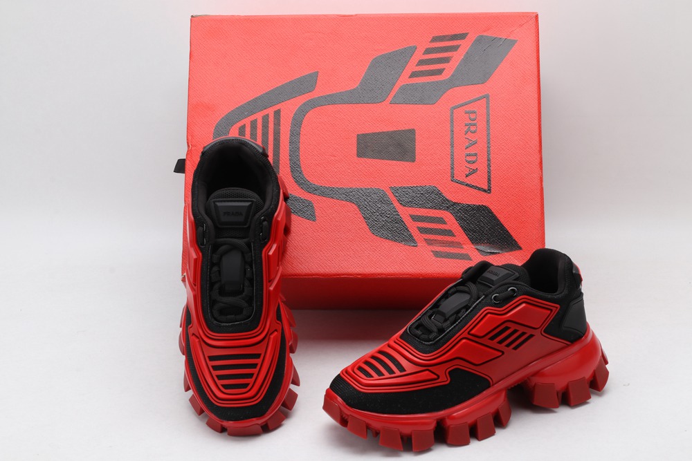 P*rada SNEAKER